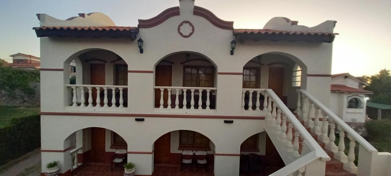 Posada del Infinito Capilla del Monte Esterno foto