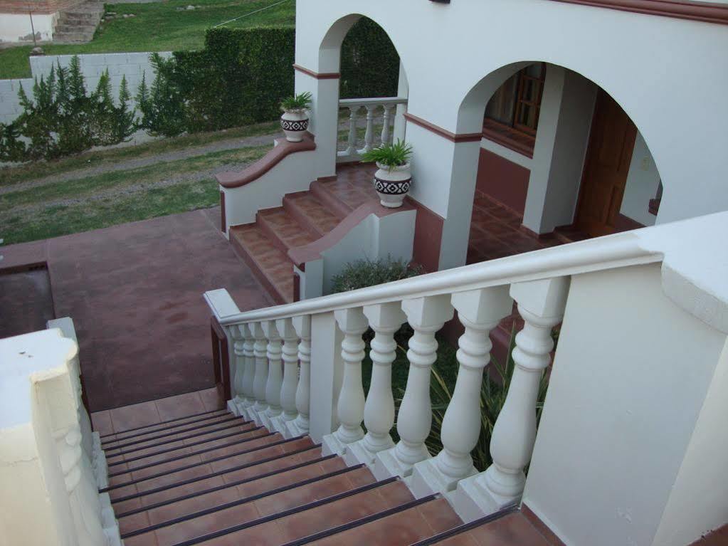 Posada del Infinito Capilla del Monte Esterno foto